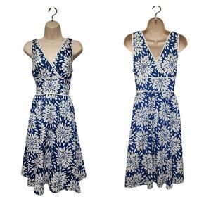 GEORGE A-LINE FLORAL V-NECK SLEEVELESS DRESS BLUE/WHITE SIZE LARGE
